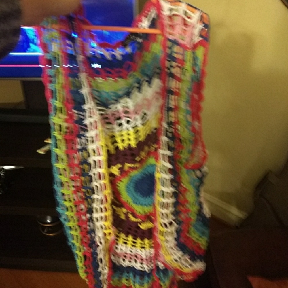 Vest - Picture 2 of 3